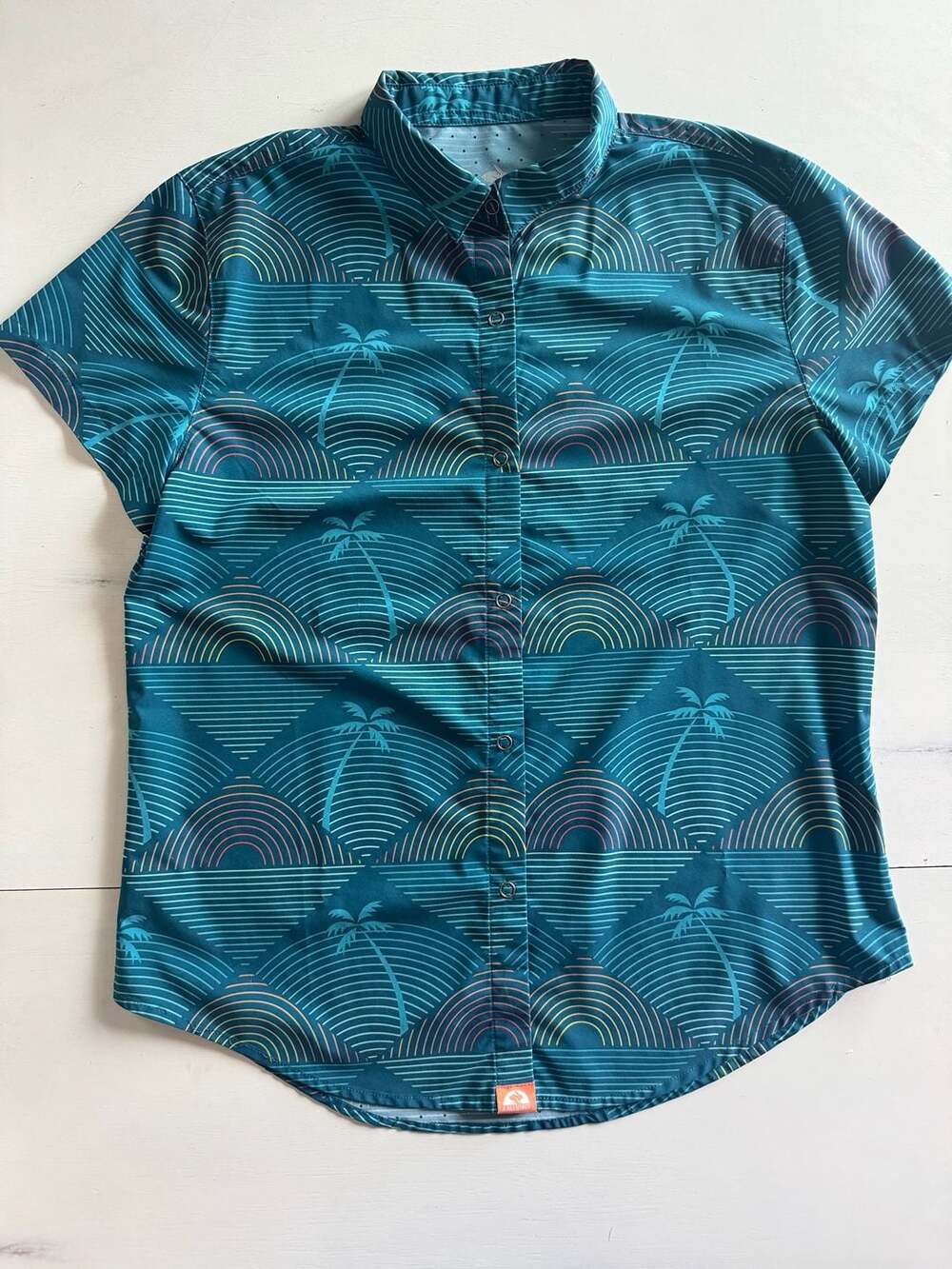rabbit Low Tide Short Sleeve Button-Up Shirt Teal Palm Tree Womens Size MD